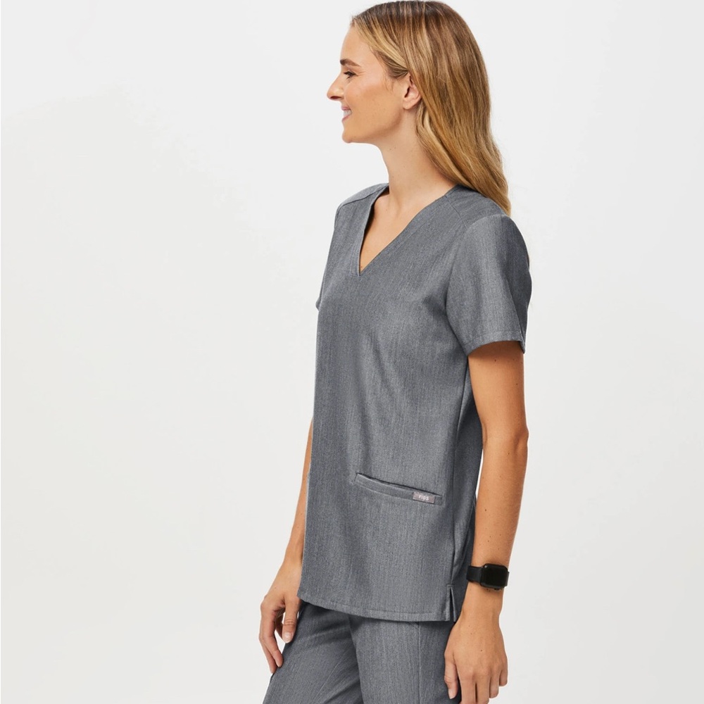 Figs Casma Three Pocket Scrub Top